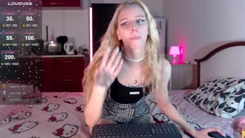 Pinky online show from December 14, 10:13 am