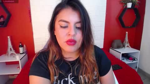 Laura online show from February 12, 8:10 pm