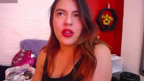 Laura online show from October 15, 6:32 pm