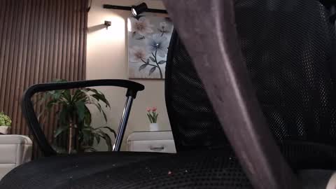 You can tell me Mariana online show from September 12, 9:11 pm