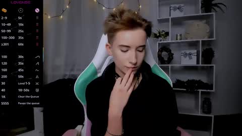 Rein online show from December 14, 5:30 pm