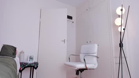 Sandyy online show from October 3, 11:43 pm