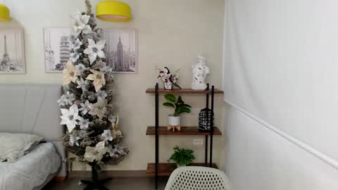 Sassy Girl online show from December 23, 7:20 pm