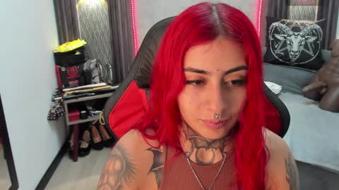 Selene online show from February 8, 3:53 pm