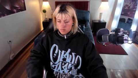 _sharlotte777 online show from January 18, 2:33 pm