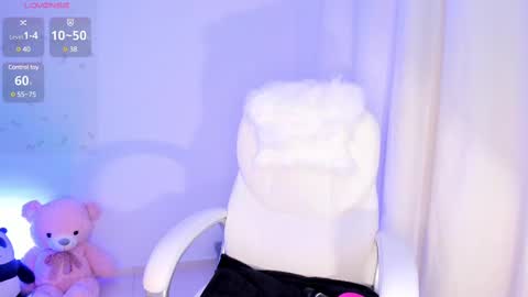   online show from March 6, 11:42 pm