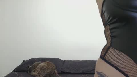 Sofia Parker online show from December 4, 9:33 am