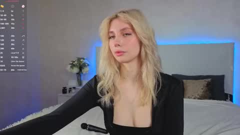 Sophie online show from September 22, 8:18 pm