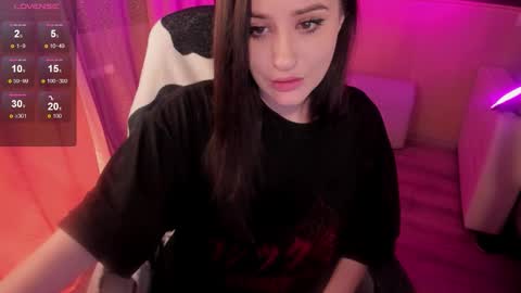 _sserendipityy_ online show from December 14, 9:09 pm