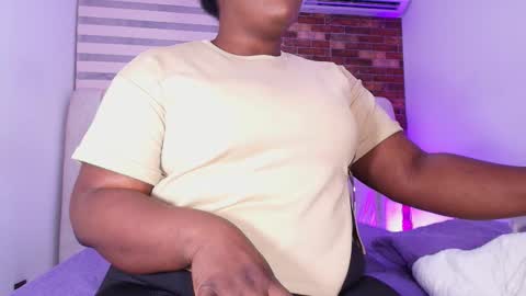 susy online show from March 25, 3:01 am