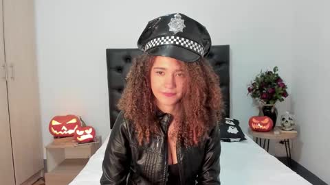 Sussi online show from October 23, 2:45 pm