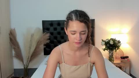 Sussi online show from September 10, 1:44 pm