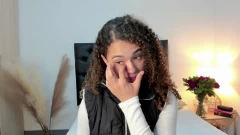 Sussi online show from October 6, 1:39 pm