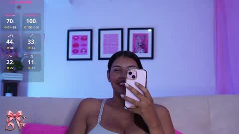   0900 p.m a 0500 a.m Colombia time UTC -5  online show from August 1, 2:57 am