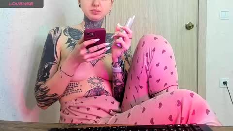 Alis online show from February 4, 5:45 pm