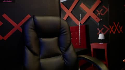 Yuyi online show from February 1, 11:21 am