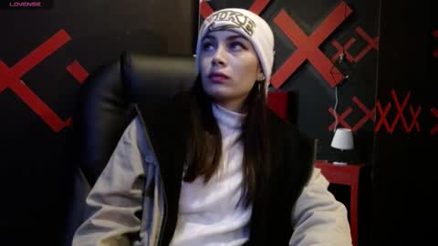 Yuyi online show from February 20, 11:20 am