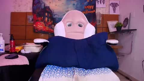 Aisha online show from October 12, 2:08 pm