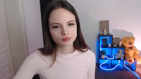 a_ariella_ online show from November 2, 12:41 pm