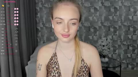 Adelina online show from November 11, 2:25 pm