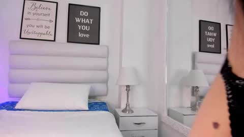 abbey_walker online show from December 16, 11:27 am