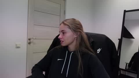 ABBY LAKER online show from January 1, 8:15 pm