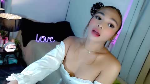 abby_luxpinay online show from November 27, 6:11 pm