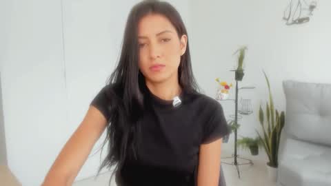 Laura  online show from December 1, 7:16 pm