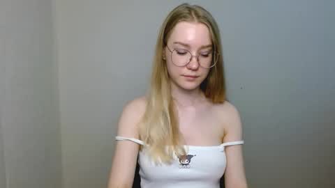 Abby Lovense is active online show from February 22, 3:02 pm