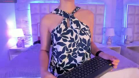 Abigail online show from December 6, 11:33 am