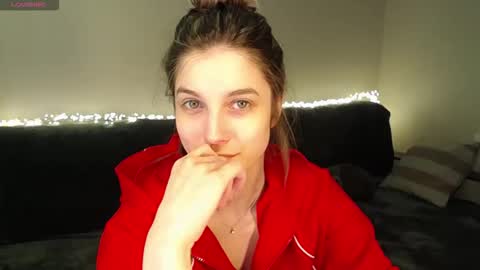 Abigail online show from February 20, 1:01 pm