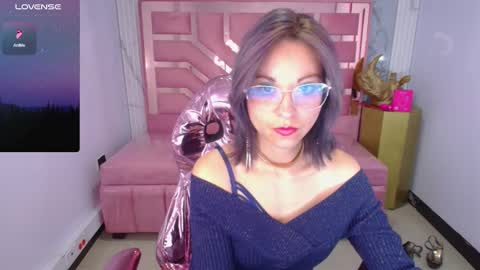 abril_ch_ online show from March 28, 12:26 pm