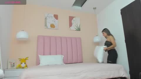 Miss Abril  online show from December 31, 11:09 am