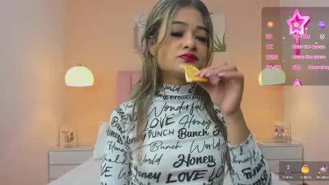 Miss Abril  online show from December 24, 9:39 am