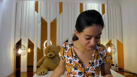 abril_cooper11 online show from November 10, 11:16 am