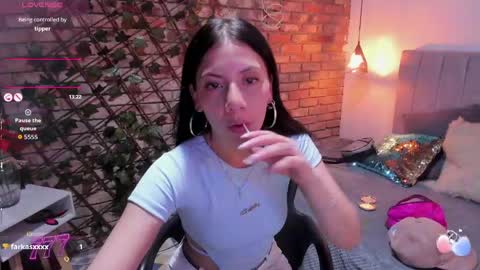 Abril Fox online show from April 27, 8:17 pm