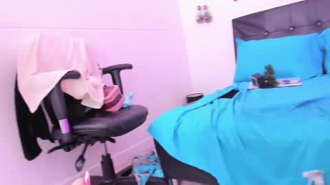 Cloe Adams  online show from January 31, 7:11 pm