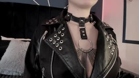 Ade  online show from December 18, 7:52 pm