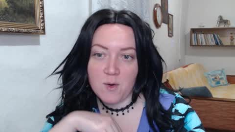 Adel online show from December 20, 1:15 pm