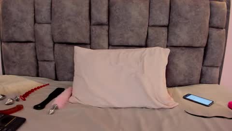 adela online show from October 17, 5:32 am