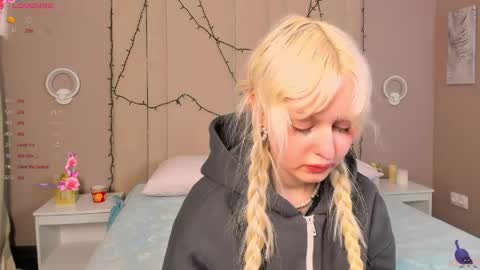 adelesilvy online show from April 11, 7:45 am