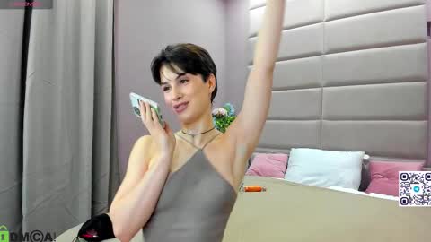 Adeline Perle online show from October 21, 1:31 am