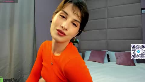 Adeline Perle online show from October 7, 1:21 am