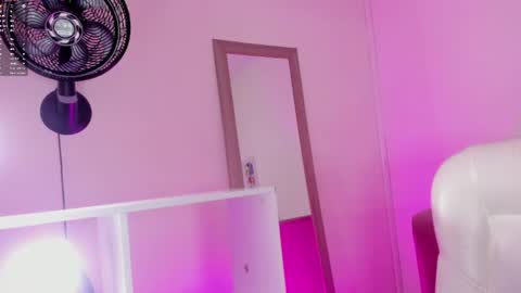 adison_reyes online show from July 16, 11:59 am