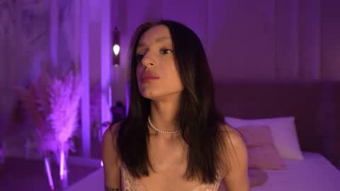 adoracortes online show from February 1, 5:06 am