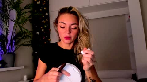 Adriana online show from December 15, 5:23 am