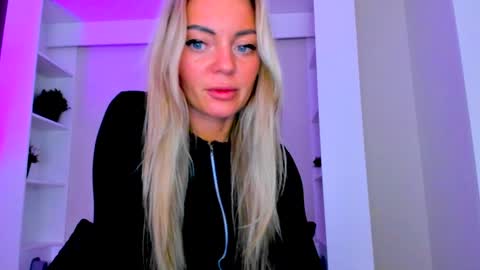 Adriana online show from February 1, 6:08 pm