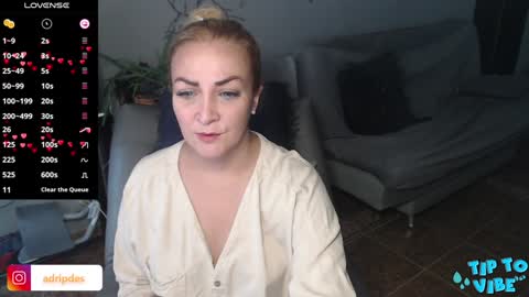 Adriana Paredes  online show from January 25, 12:19 pm