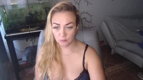 Adriana Paredes  online show from March 10, 12:38 pm