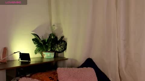 adrianny online show from February 4, 7:22 am